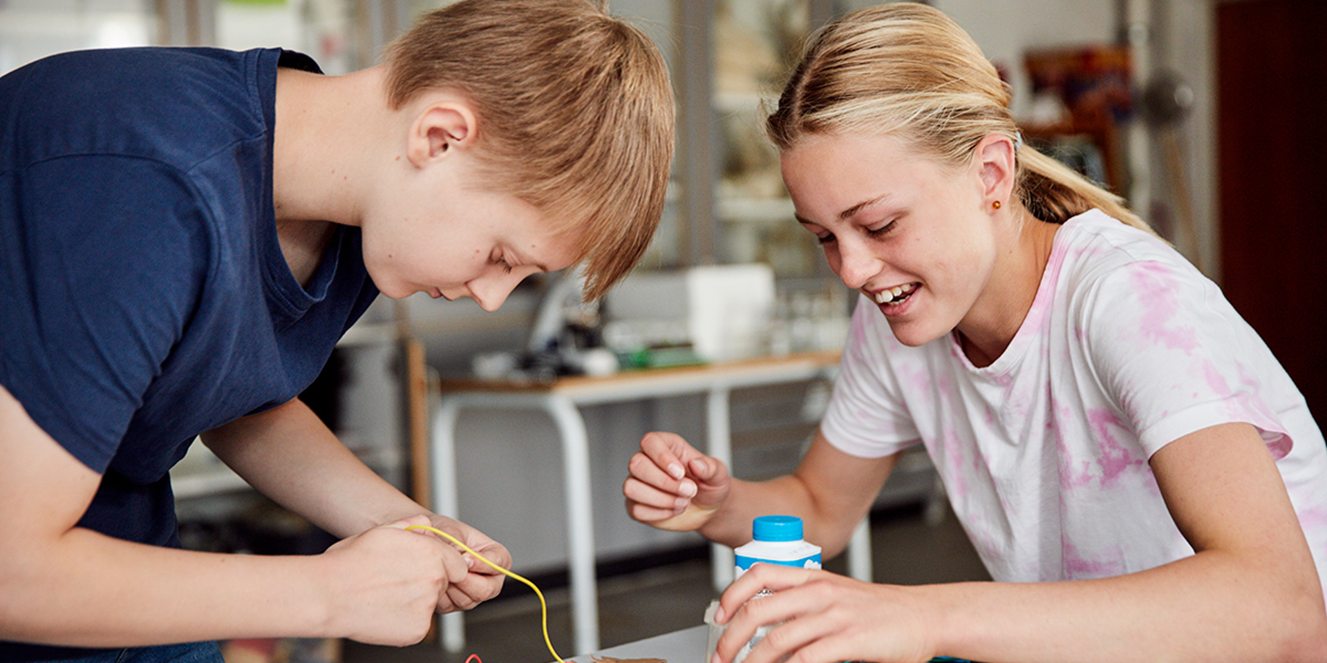 F HA 3961 1200X800px